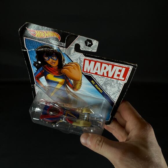MS. MARVEL Hot Wheels Character Cars MARVEL NEW - Picture 2 of 7
